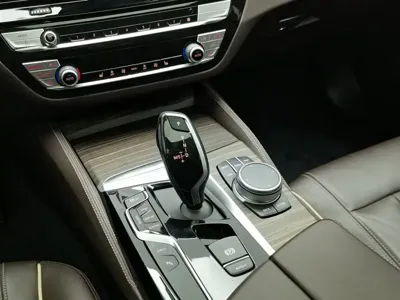 BMW 5 Series New Energy 2020, 71900 км, за 20218.92 USD - фото 13