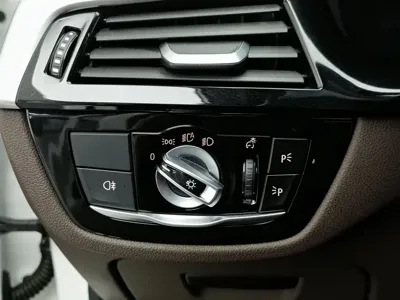 BMW 5 Series New Energy 2020, 71900 км, за 20218.92 USD - фото 21