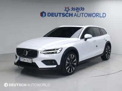 Volvo V60 · 2023 год