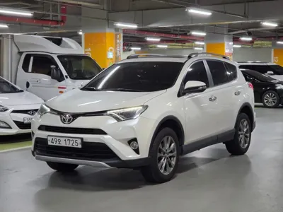 Toyota RAV4 · 2018 год