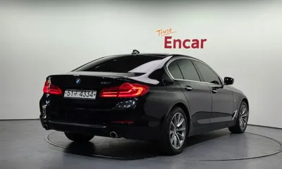 BMW 5-Series 2018, 111330 км, за 14278.17 USD