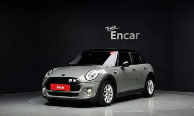 MINI Cooper · 2018 год