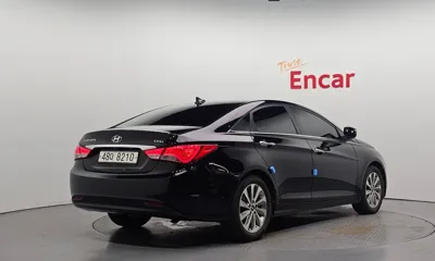 Hyundai Sonata 2014, 170041 км, за 2782.63 USD