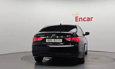 Hyundai Sonata 2014, 170041 км, за 2782.63 USD