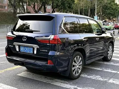 Lexus LX 2016, 90000 км, за 108591.18 USD