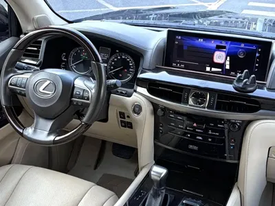 Lexus LX 2016, 90000 км, за 108591.18 USD - фото 9