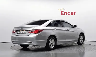 Hyundai Sonata 2014, 43281 км, за 4291.2 USD