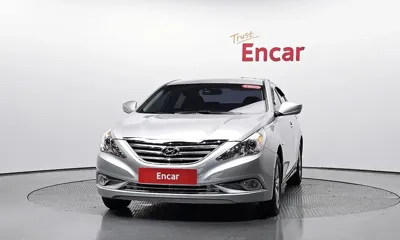 Hyundai Sonata 2014, 43281 км, за 4291.2 USD