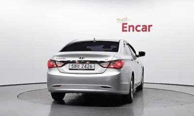 Hyundai Sonata 2014, 43281 км, за 4291.2 USD