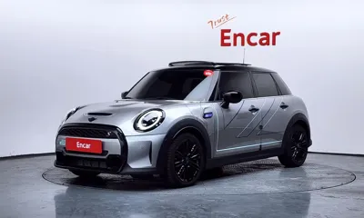 MINI Cooper · 2024 год