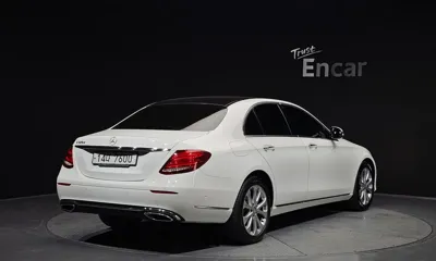 Mercedes-Benz E-Class 2017, 121185 км, за 12676.33 USD
