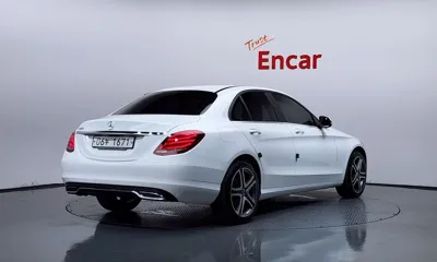 Mercedes-Benz C-Class 2018, 81063 км, за 10148.33 USD