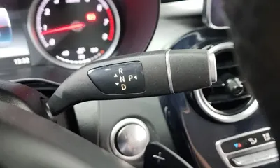 Mercedes-Benz C-Class 2018, 81063 км, за 10148.33 USD - фото 9