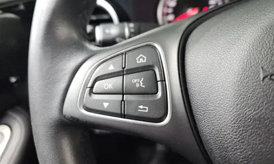 Mercedes-Benz C-Class 2018, 81063 км, за 10148.33 USD - фото 15