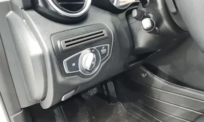 Mercedes-Benz C-Class 2018, 81063 км, за 10148.33 USD - фото 28