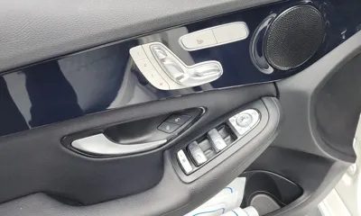 Mercedes-Benz C-Class 2018, 81063 км, за 10148.33 USD - фото 30