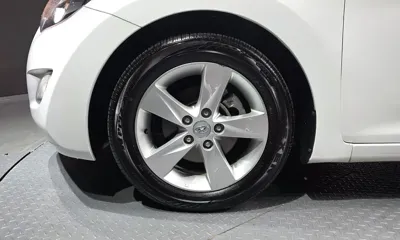 Hyundai Avante 2012, 94860 км, за 3237.53 USD