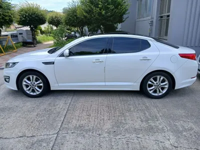 Kia K5 2012, 247025 км, за 1837.99 USD