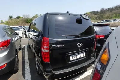 Hyundai Starex 2017, 265000 км, за 3216.49 USD