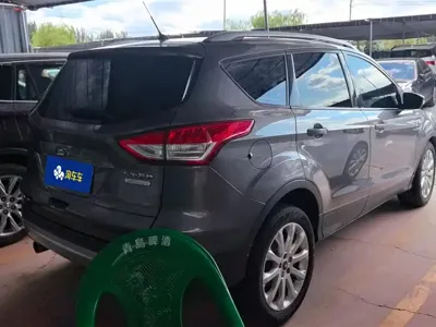 Ford Kuga 2013, 135300 км, за 2920.35 USD