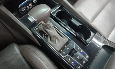 Kia K7 2018, 98998 км, за 8336.62 USD - фото 9