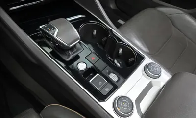 Volkswagen Touareg 2020, 234348 км, за 19830.79 USD - фото 9