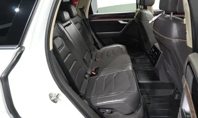 Volkswagen Touareg 2020, 234348 км, за 19830.79 USD - фото 12