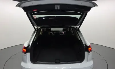 Volkswagen Touareg 2020, 234348 км, за 19830.79 USD - фото 20