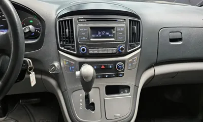 Hyundai Starex