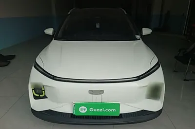 Geometry E Firefly 2022, 35600 км, за 9175 USD