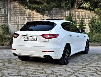 Maserati Levante 2017, 108738 км, за 13674.54 USD