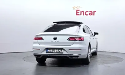 Volkswagen Arteon 2022, 84207 км, за 14769.59 USD