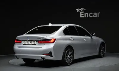 BMW 3-Series 2019, 67163 км, за 15276.6 USD