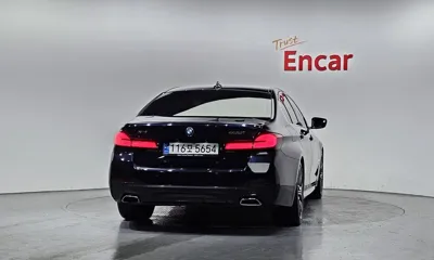 BMW 5-Series 2023, 66008 км, за 28741.32 USD