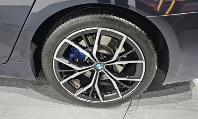 BMW 5-Series 2023, 66008 км, за 28741.32 USD