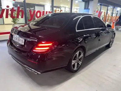 Mercedes-Benz E-Class 2018, 86277 км, за 13586.42 USD