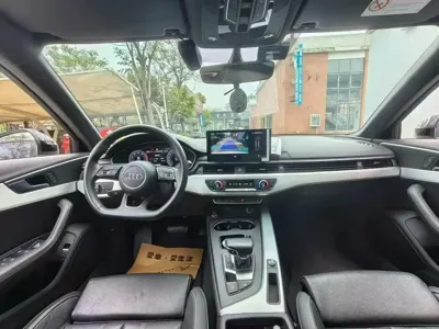 Audi A4L 2023, 40000 км, за 23366.23 USD