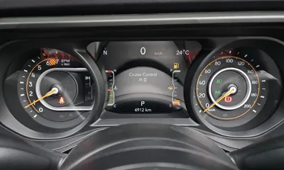 Jeep Wrangler 2024, 4912 км, за 43583.08 USD - фото 8