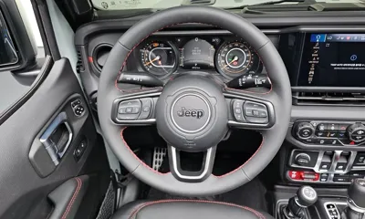Jeep Wrangler 2024, 4912 км, за 43583.08 USD - фото 12