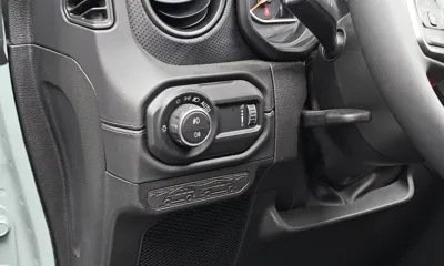 Jeep Wrangler 2024, 4912 км, за 43583.08 USD - фото 13