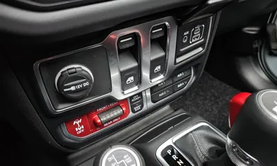 Jeep Wrangler 2024, 4912 км, за 43583.08 USD - фото 20