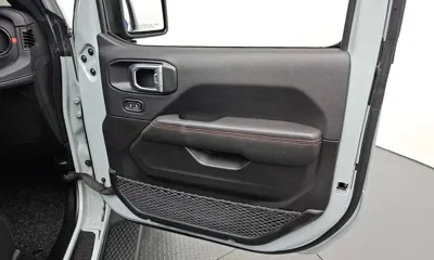 Jeep Wrangler 2024, 4912 км, за 43583.08 USD - фото 24