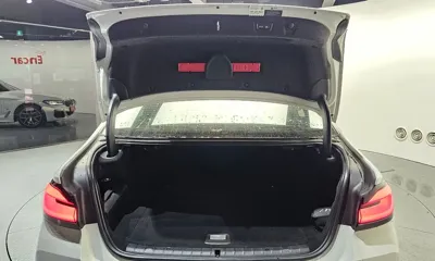 BMW 5-Series 2021, 52072 км, за 26560.95 USD - фото 20