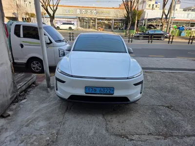 Tesla Model Y 2025, 4700 км, за 29448.73 USD