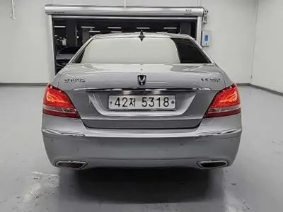 Hyundai Equus 2010, 167481 км, за 2494.42 USD