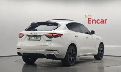 Maserati Levante 2018, 78455 км, за 19450.97 USD