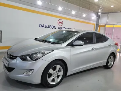 Hyundai Avante · 2012 год