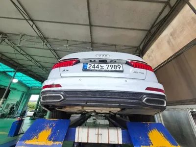 Audi A6 2023, 30184 км, за 24679.29 USD