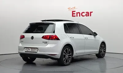 Volkswagen Golf 2015, 127238 км, за 6411.96 USD