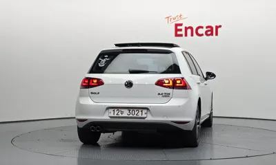 Volkswagen Golf 2015, 127238 км, за 6411.96 USD